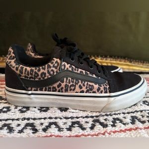 Vans leopard print - size 8